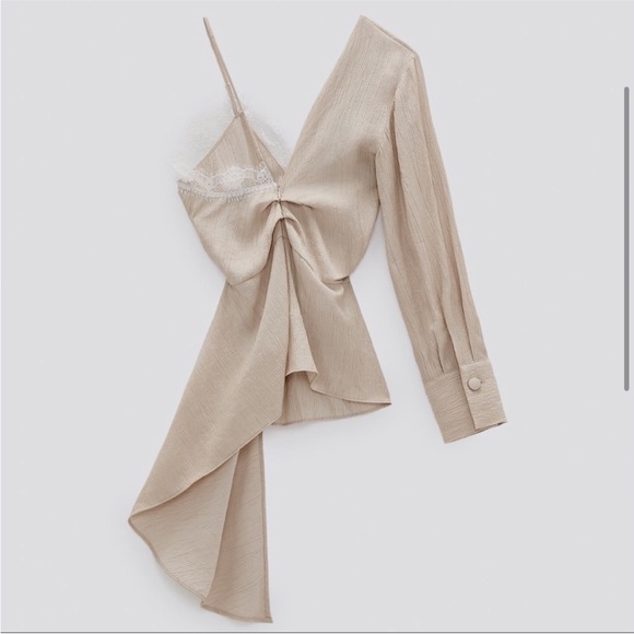 Chantilly lace asymmetrical one sleeve satin effect crinkled camisole - Picture 2 of 9